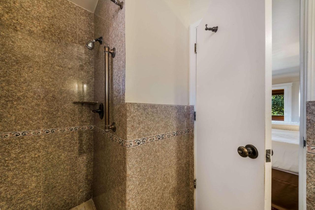 Clarion Collection Carmel Oaks Inn Εξωτερικό φωτογραφία