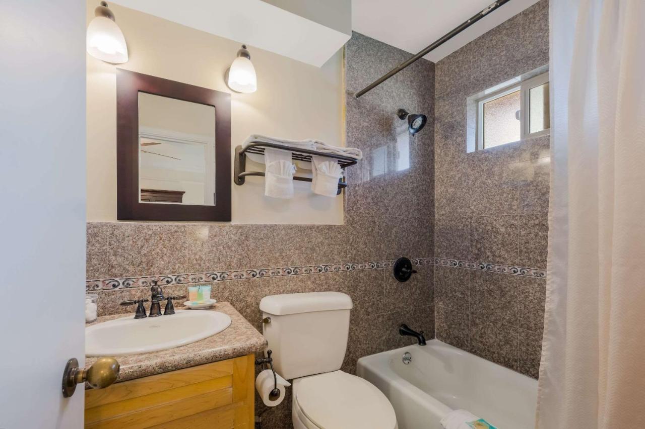 Clarion Collection Carmel Oaks Inn Εξωτερικό φωτογραφία