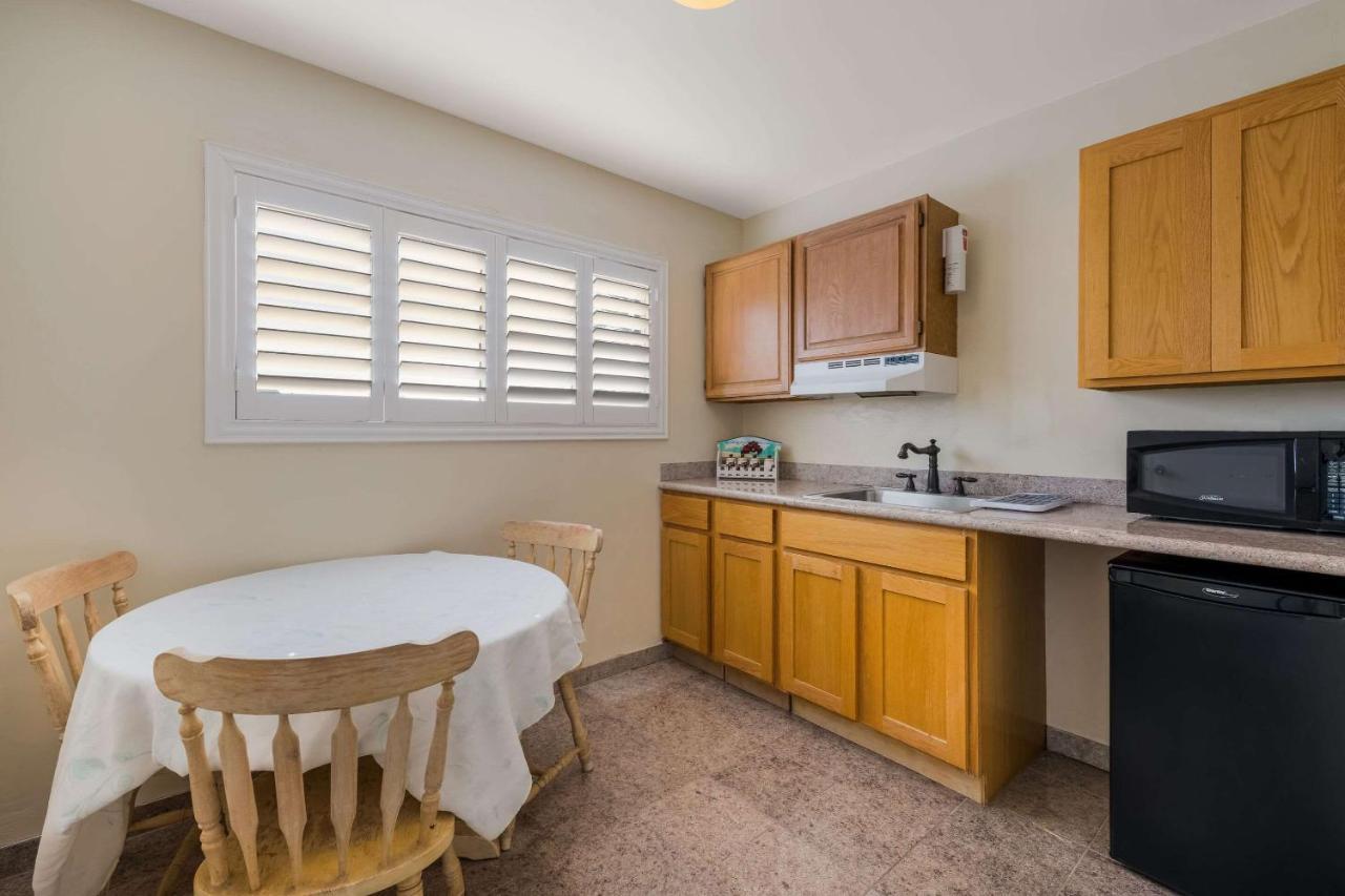 Clarion Collection Carmel Oaks Inn Εξωτερικό φωτογραφία